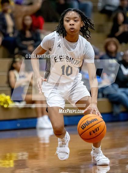 Thumbnail 2 in Scotland vs E.E. Smith (NCHSAA 3A Third Round) photogallery.