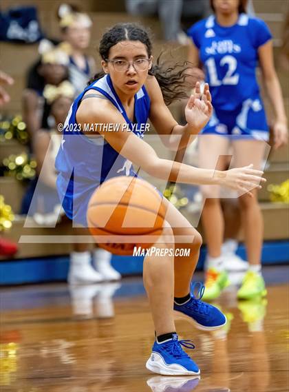 Thumbnail 3 in Scotland vs E.E. Smith (NCHSAA 3A Third Round) photogallery.