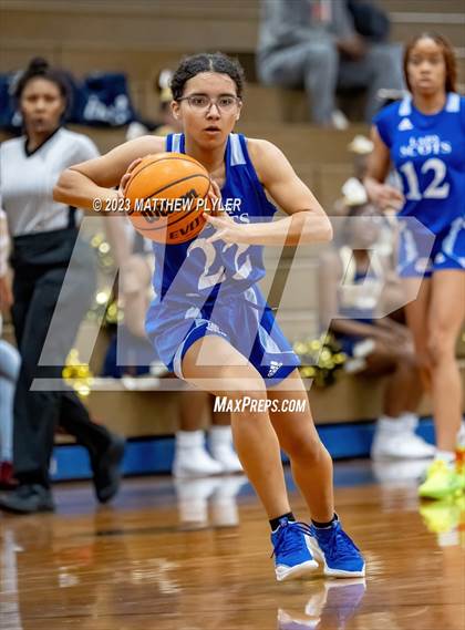 Thumbnail 3 in Scotland vs E.E. Smith (NCHSAA 3A Third Round) photogallery.