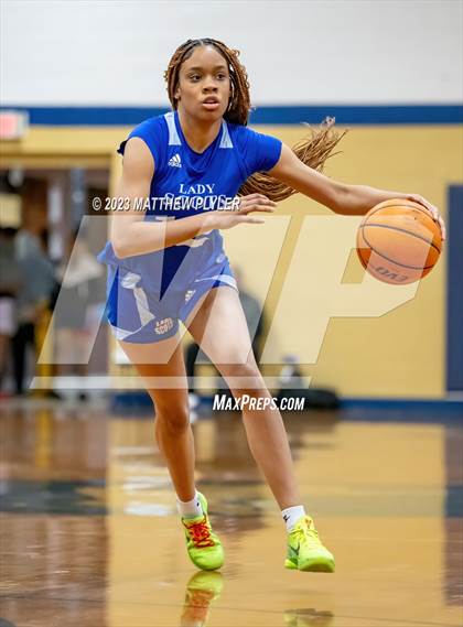 Thumbnail 1 in Scotland vs E.E. Smith (NCHSAA 3A Third Round) photogallery.