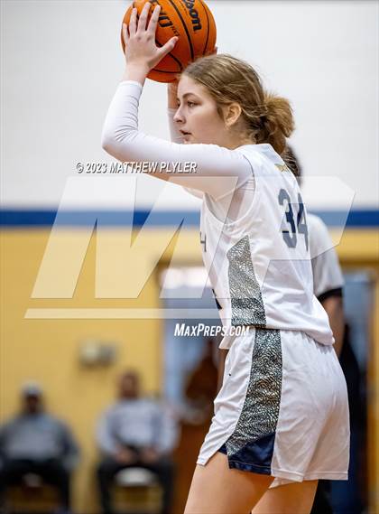 Thumbnail 3 in Scotland vs E.E. Smith (NCHSAA 3A Third Round) photogallery.