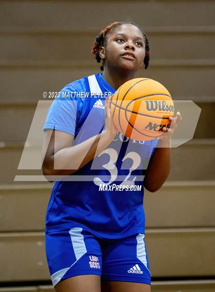 Thumbnail 1 in Scotland vs E.E. Smith (NCHSAA 3A Third Round) photogallery.