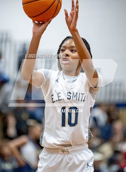 Thumbnail 3 in Scotland vs E.E. Smith (NCHSAA 3A Third Round) photogallery.