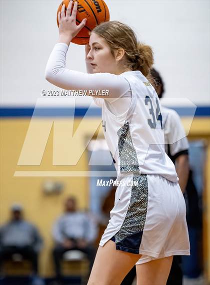 Thumbnail 2 in Scotland vs E.E. Smith (NCHSAA 3A Third Round) photogallery.