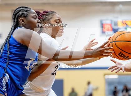 Thumbnail 2 in Scotland vs E.E. Smith (NCHSAA 3A Third Round) photogallery.