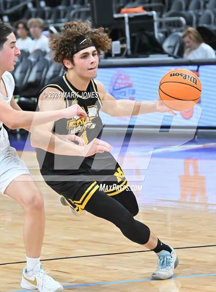 Thumbnail 3 in Shadow Mountain vs. Greenway (Hoopin' It Up At The Arena) photogallery.