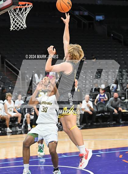 Thumbnail 3 in Shadow Mountain vs. Greenway (Hoopin' It Up At The Arena) photogallery.