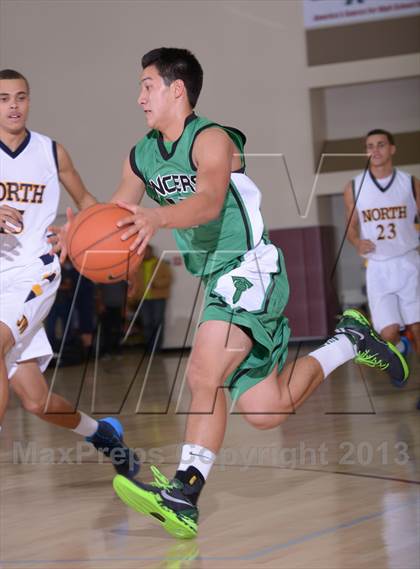 Thumbnail 3 in JW North vs. Thousand Oaks (MaxPreps Holiday Classic) photogallery.