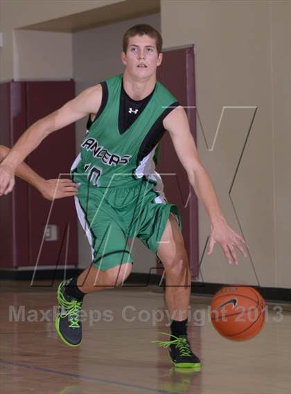 Thumbnail 1 in JW North vs. Thousand Oaks (MaxPreps Holiday Classic) photogallery.