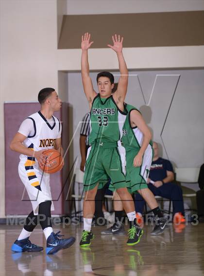 Thumbnail 3 in JW North vs. Thousand Oaks (MaxPreps Holiday Classic) photogallery.