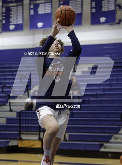 Thumbnail 3 in Cypress Springs vs. Tomball Memorial (UIL Basketball 6A D2 Region 2 Bi-District) photogallery.