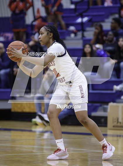 Thumbnail 1 in Cypress Springs vs. Tomball Memorial (UIL Basketball 6A D2 Region 2 Bi-District) photogallery.