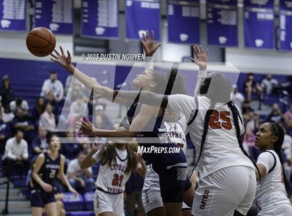 Thumbnail 1 in Cypress Springs vs. Tomball Memorial (UIL Basketball 6A D2 Region 2 Bi-District) photogallery.