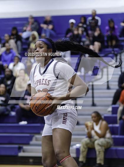 Thumbnail 3 in Cypress Springs vs. Tomball Memorial (UIL Basketball 6A D2 Region 2 Bi-District) photogallery.
