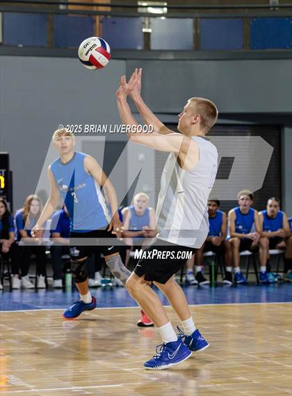 Thumbnail 2 in Legacy vs Grandview (CHSAA 5A Round 1) photogallery.