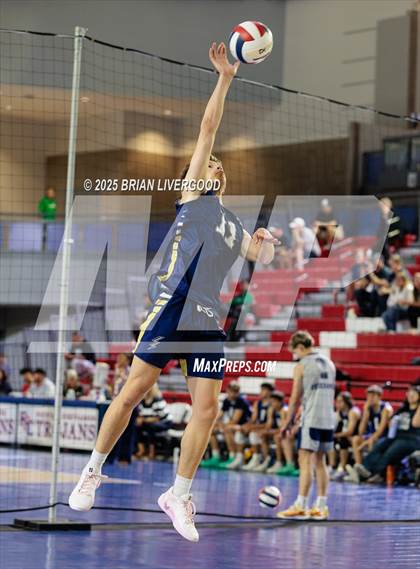 Thumbnail 3 in Legacy vs Grandview (CHSAA 5A Round 1) photogallery.
