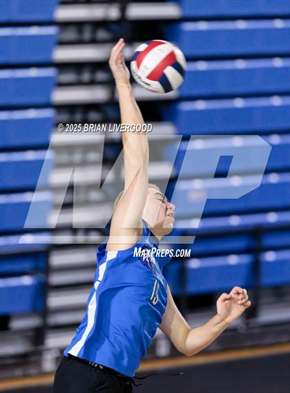 Thumbnail 2 in Legacy vs Grandview (CHSAA 5A Round 1) photogallery.