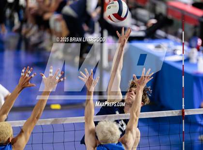 Thumbnail 2 in Legacy vs Grandview (CHSAA 5A Round 1) photogallery.