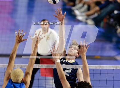 Thumbnail 2 in Legacy vs Grandview (CHSAA 5A Round 1) photogallery.