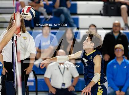 Thumbnail 3 in Legacy vs Grandview (CHSAA 5A Round 1) photogallery.