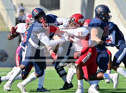 Thumbnail 3 in North Shore vs. Tompkins (UIL 6A Division 1 Regional Playoff) photogallery.
