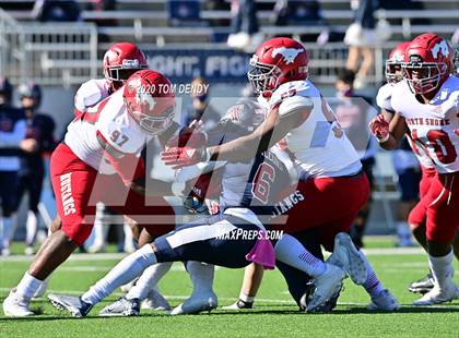 Thumbnail 1 in North Shore vs. Tompkins (UIL 6A Division 1 Regional Playoff) photogallery.