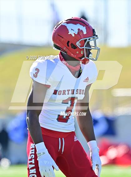 Thumbnail 2 in North Shore vs. Tompkins (UIL 6A Division 1 Regional Playoff) photogallery.