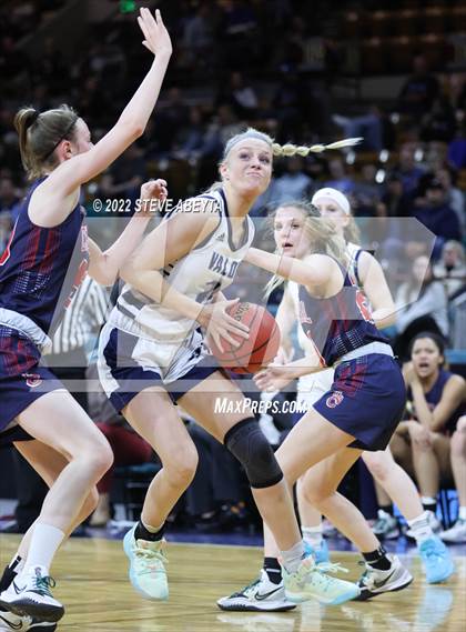 Thumbnail 3 in Valor Christian vs Chaparral (CHSAA 5A Great 8) photogallery.