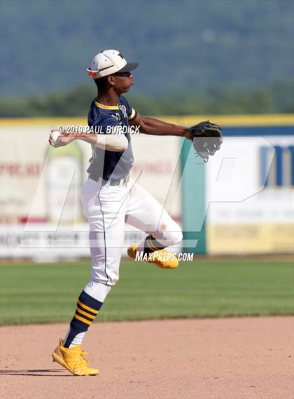 Thumbnail 1 in Serra Catholic vs. Devon Prep (PIAA 2A Championship) photogallery.