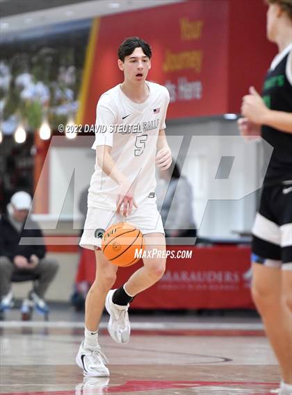 Thumbnail 3 in St. Mary's vs. De La Salle (Fr. Barry Christmas Classic) photogallery.