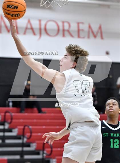 Thumbnail 2 in St. Mary's vs. De La Salle (Fr. Barry Christmas Classic) photogallery.