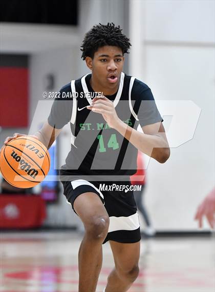 Thumbnail 2 in St. Mary's vs. De La Salle (Fr. Barry Christmas Classic) photogallery.