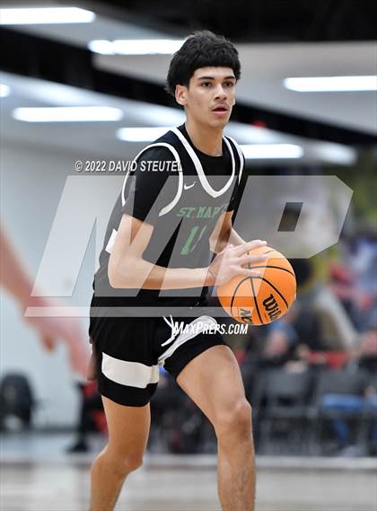 Thumbnail 2 in St. Mary's vs. De La Salle (Fr. Barry Christmas Classic) photogallery.