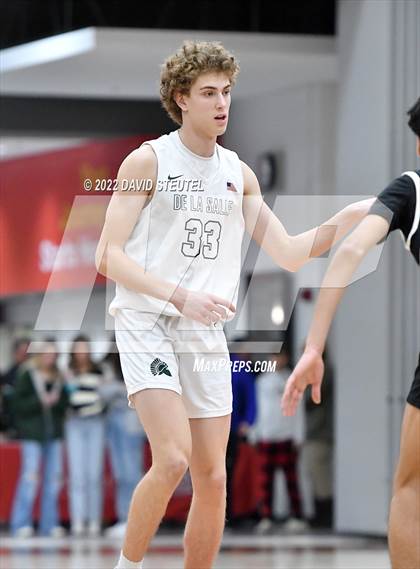 Thumbnail 1 in St. Mary's vs. De La Salle (Fr. Barry Christmas Classic) photogallery.