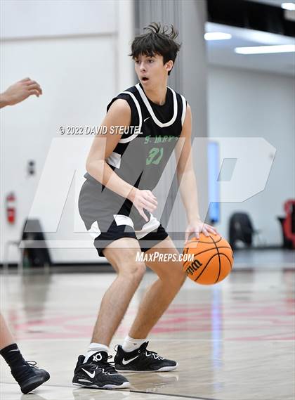 Thumbnail 2 in St. Mary's vs. De La Salle (Fr. Barry Christmas Classic) photogallery.