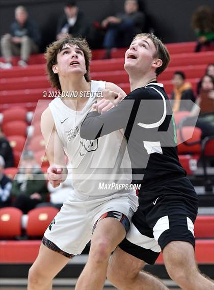 Thumbnail 3 in St. Mary's vs. De La Salle (Fr. Barry Christmas Classic) photogallery.