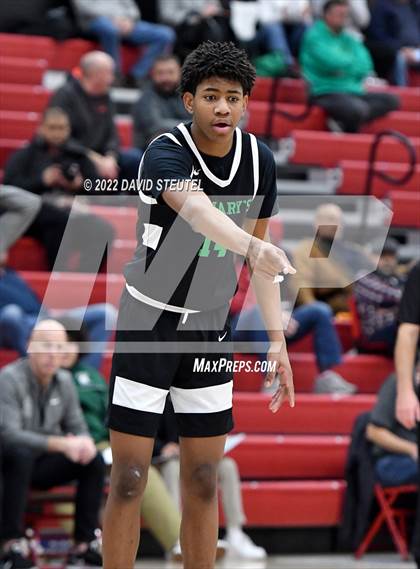 Thumbnail 2 in St. Mary's vs. De La Salle (Fr. Barry Christmas Classic) photogallery.
