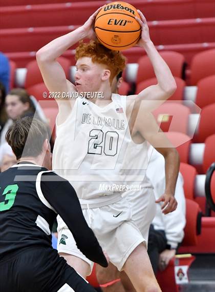 Thumbnail 1 in St. Mary's vs. De La Salle (Fr. Barry Christmas Classic) photogallery.