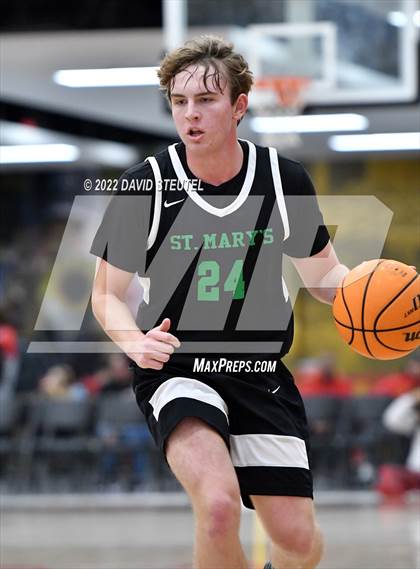 Thumbnail 2 in St. Mary's vs. De La Salle (Fr. Barry Christmas Classic) photogallery.