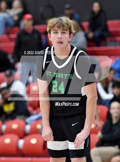 Thumbnail 1 in St. Mary's vs. De La Salle (Fr. Barry Christmas Classic) photogallery.
