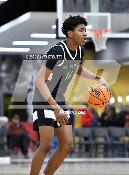 Thumbnail 2 in St. Mary's vs. De La Salle (Fr. Barry Christmas Classic) photogallery.