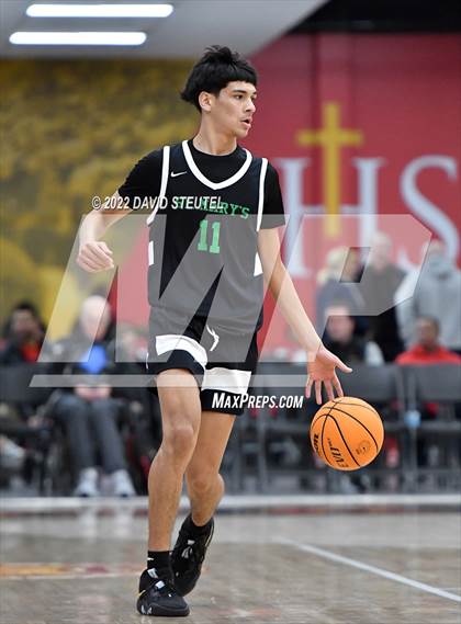 Thumbnail 3 in St. Mary's vs. De La Salle (Fr. Barry Christmas Classic) photogallery.