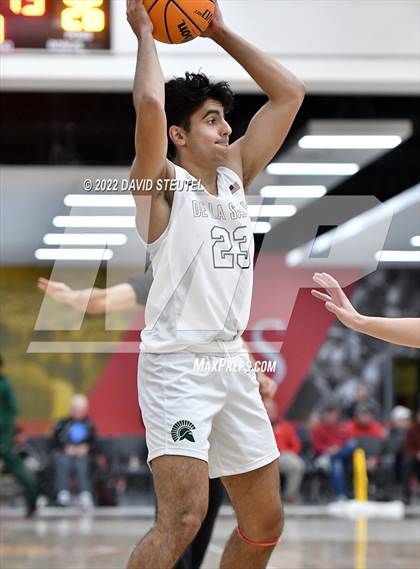 Thumbnail 2 in St. Mary's vs. De La Salle (Fr. Barry Christmas Classic) photogallery.