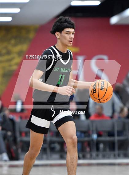 Thumbnail 1 in St. Mary's vs. De La Salle (Fr. Barry Christmas Classic) photogallery.