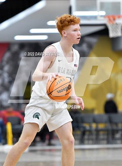 Thumbnail 1 in St. Mary's vs. De La Salle (Fr. Barry Christmas Classic) photogallery.