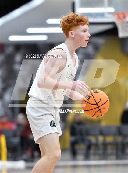 Thumbnail 2 in St. Mary's vs. De La Salle (Fr. Barry Christmas Classic) photogallery.