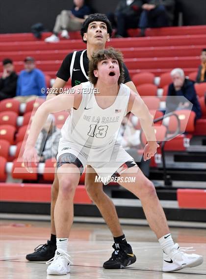 Thumbnail 2 in St. Mary's vs. De La Salle (Fr. Barry Christmas Classic) photogallery.