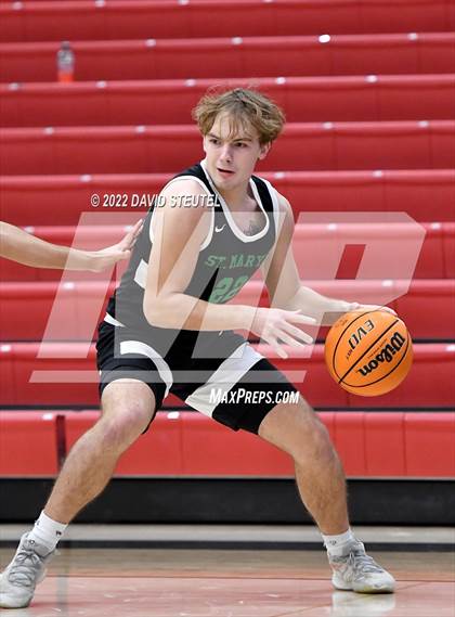 Thumbnail 2 in St. Mary's vs. De La Salle (Fr. Barry Christmas Classic) photogallery.