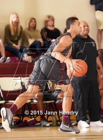 Thumbnail 2 in Franklin @ Serra (MaxPreps Holiday Classic) photogallery.