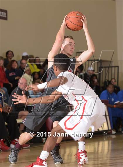 Thumbnail 2 in Franklin @ Serra (MaxPreps Holiday Classic) photogallery.
